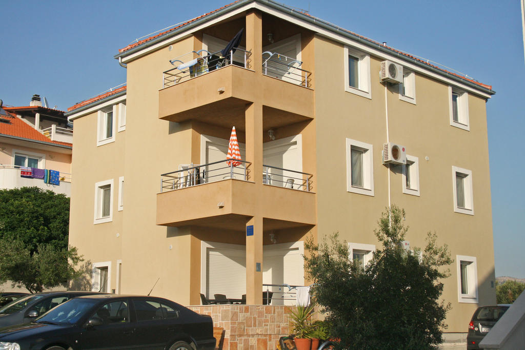 Apartments Kristina Milna  Exterior photo