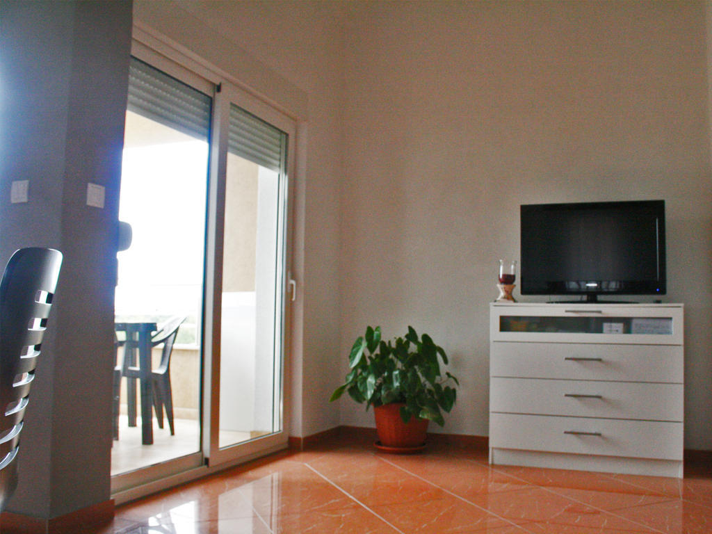 Apartments Kristina Milna  Room photo